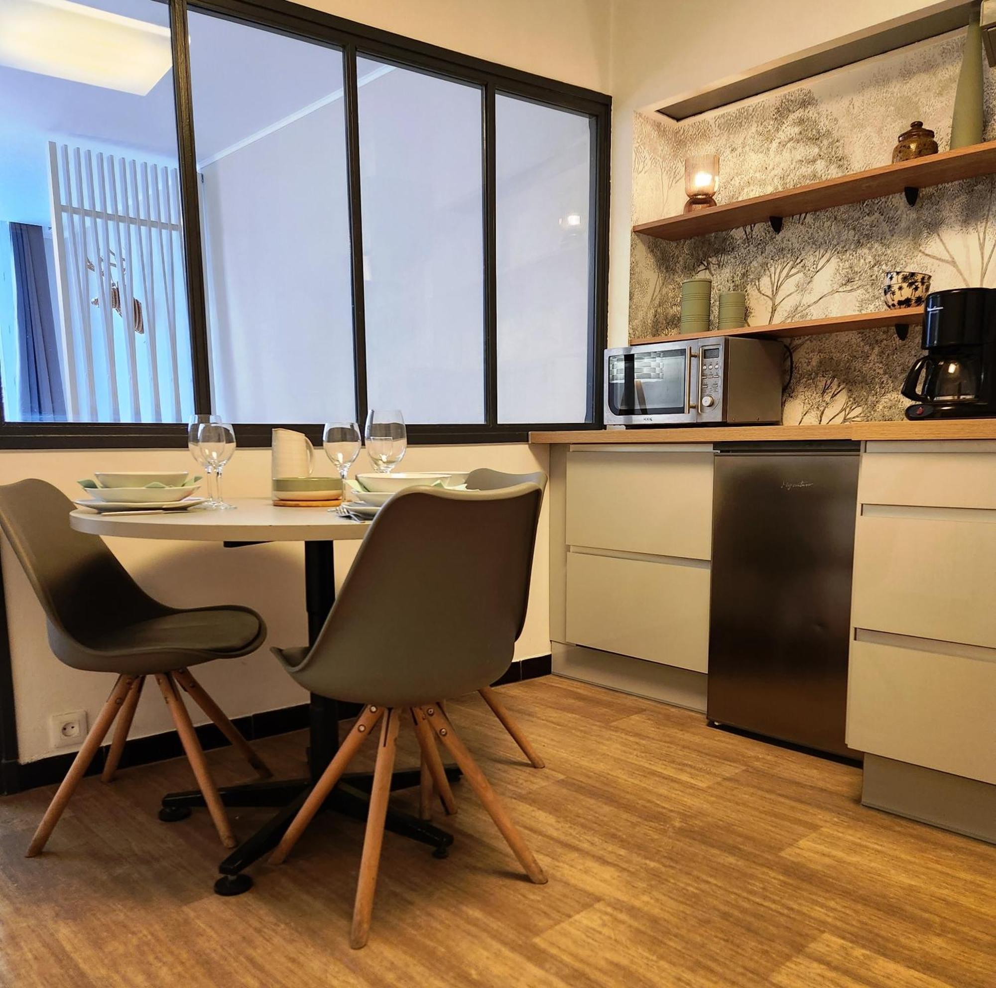 Appartements Epicurieux Hyper Centre Ville, Calme - Sejouraixlesbains Εξ Λε Μπαν Δωμάτιο φωτογραφία